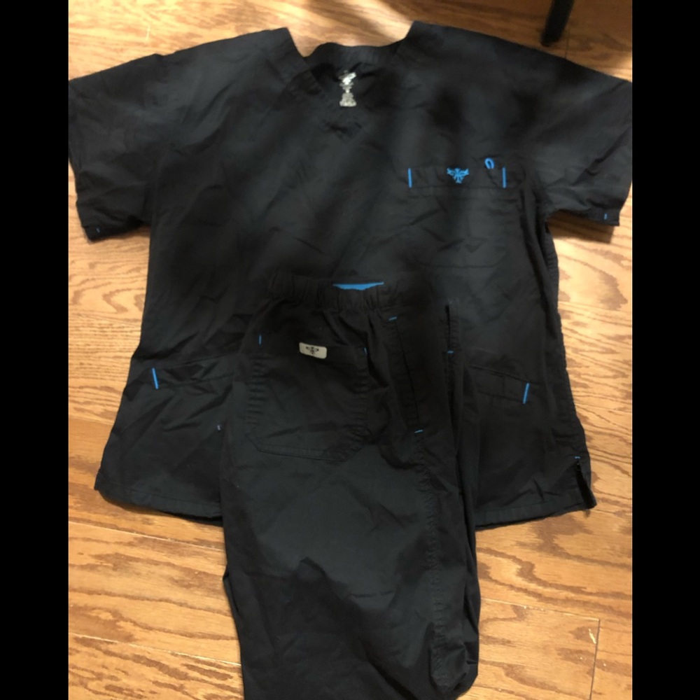 Women’s scrubs